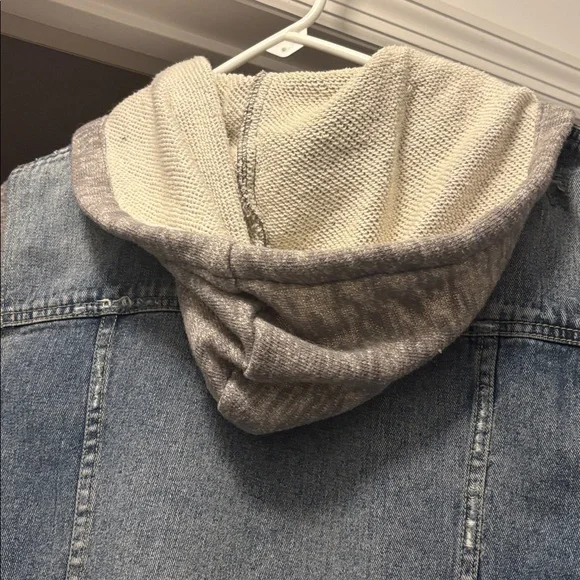 Free People Distressed Jean Jacket w/ sweatshirt sleeves and hoodie- Large EUC - Picture 9 of 12